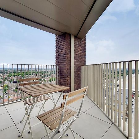 Deluxe Three Bedroom Apartment By London Excel Stays Luaran gambar